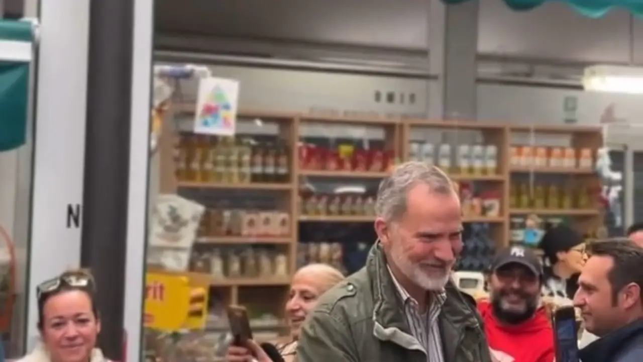 Los Reyes y sus hijas realizan una visita privada sorpresa a Catarroja, Valencia. / EP