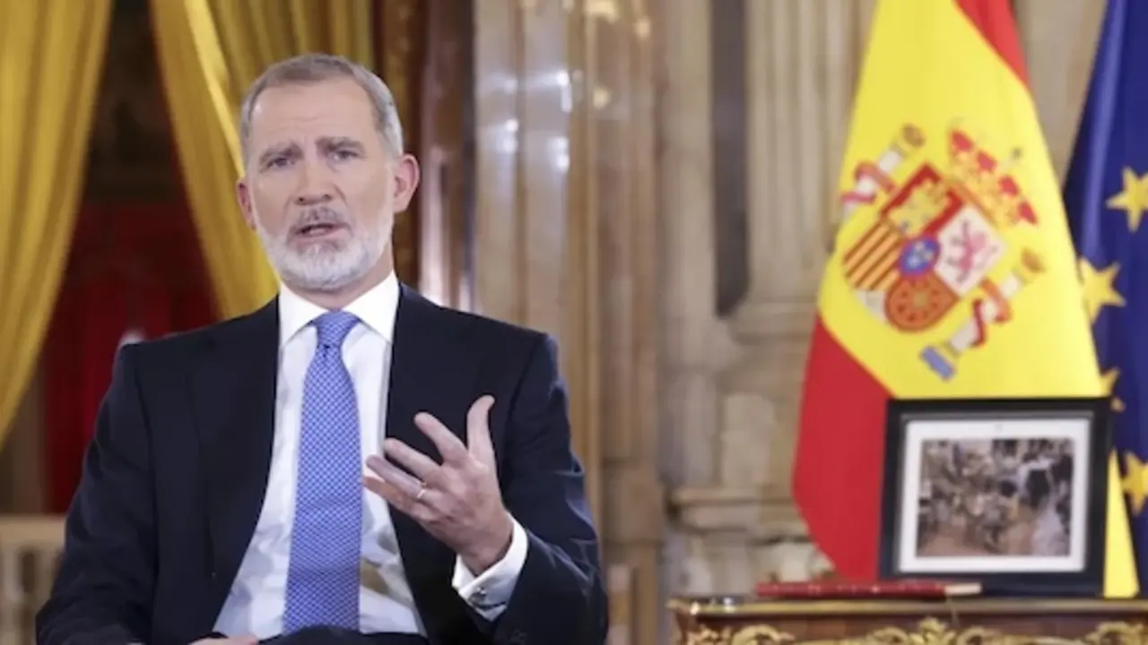 El Rey, durante el Mensaje de Navidad en el Sal&oacute;n de Columnas del Palacio RealCasa del Rey