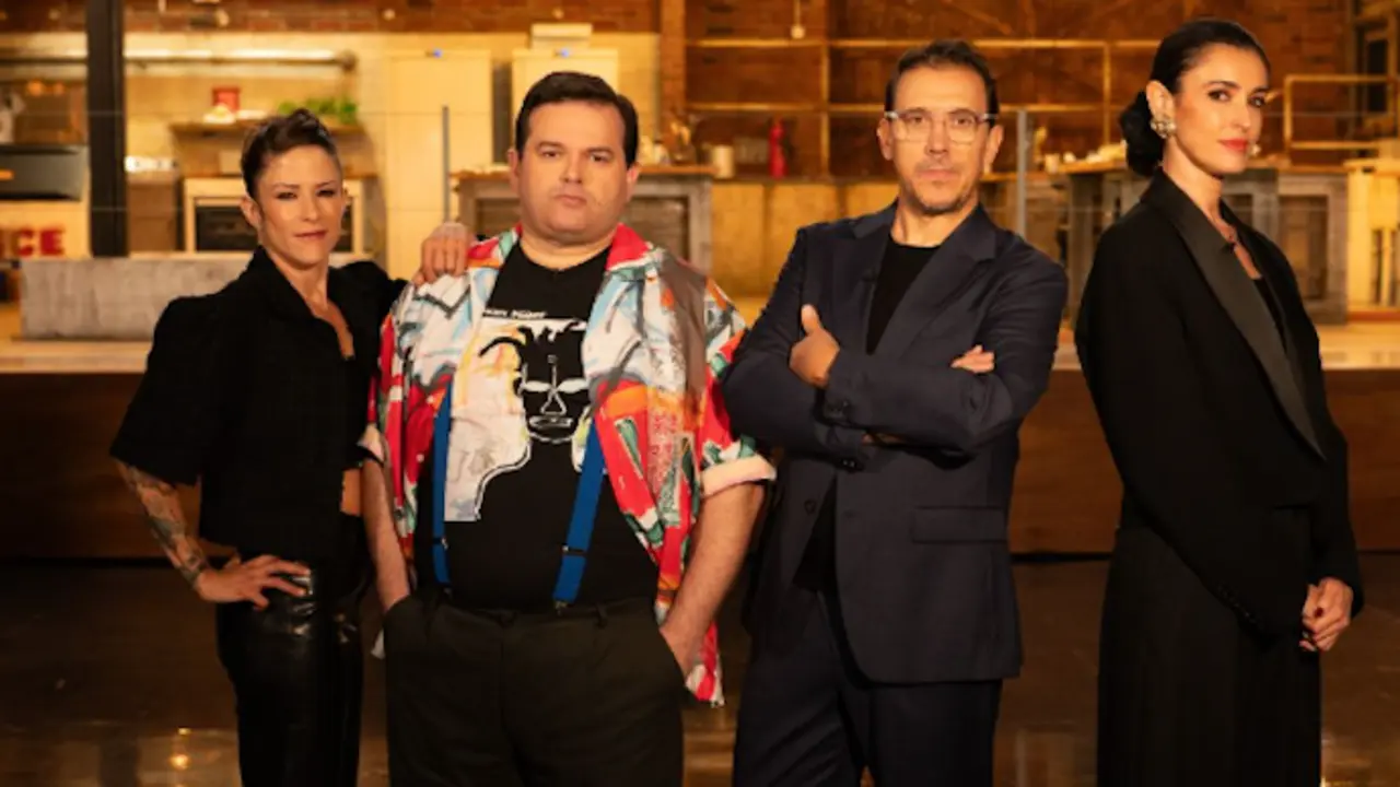 Francis Paniego, Rakel Cernicharo y Marcos Mor&aacute;n junto a la presentadora del programa. / N.L
