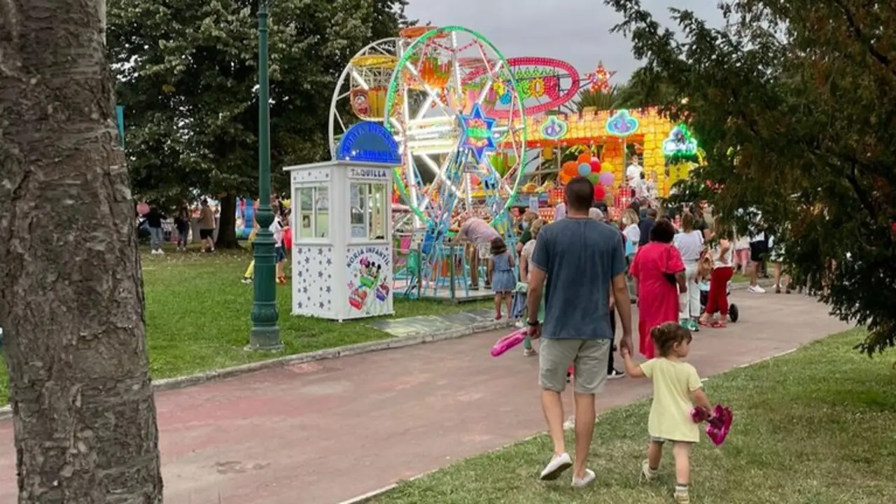 Visitantes y locales en el &lsquo;D&iacute;a del Ni&ntilde;o&rsquo; celebrado como broche final a las fiestas de Torrelavega. / Alerta