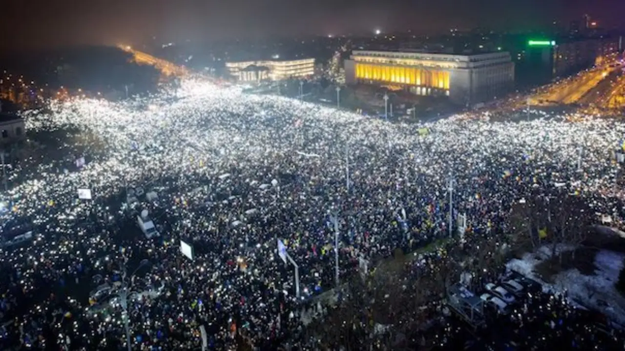 Los manifestantes tras las elecciones. / Pegasus / Red X