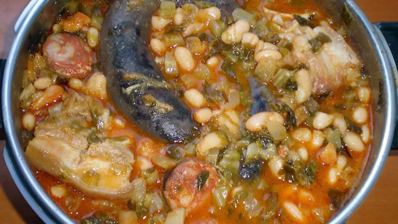 Un plato de cocido monta&ntilde;&eacute;s. / EP
