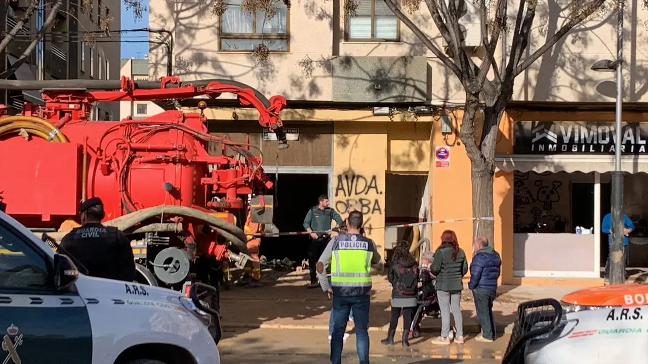 Imagen del edificio de Benet&uacute;sser donde se ha derrumbado la escalera en un garaje, dejando un muerto y un herido. / EP