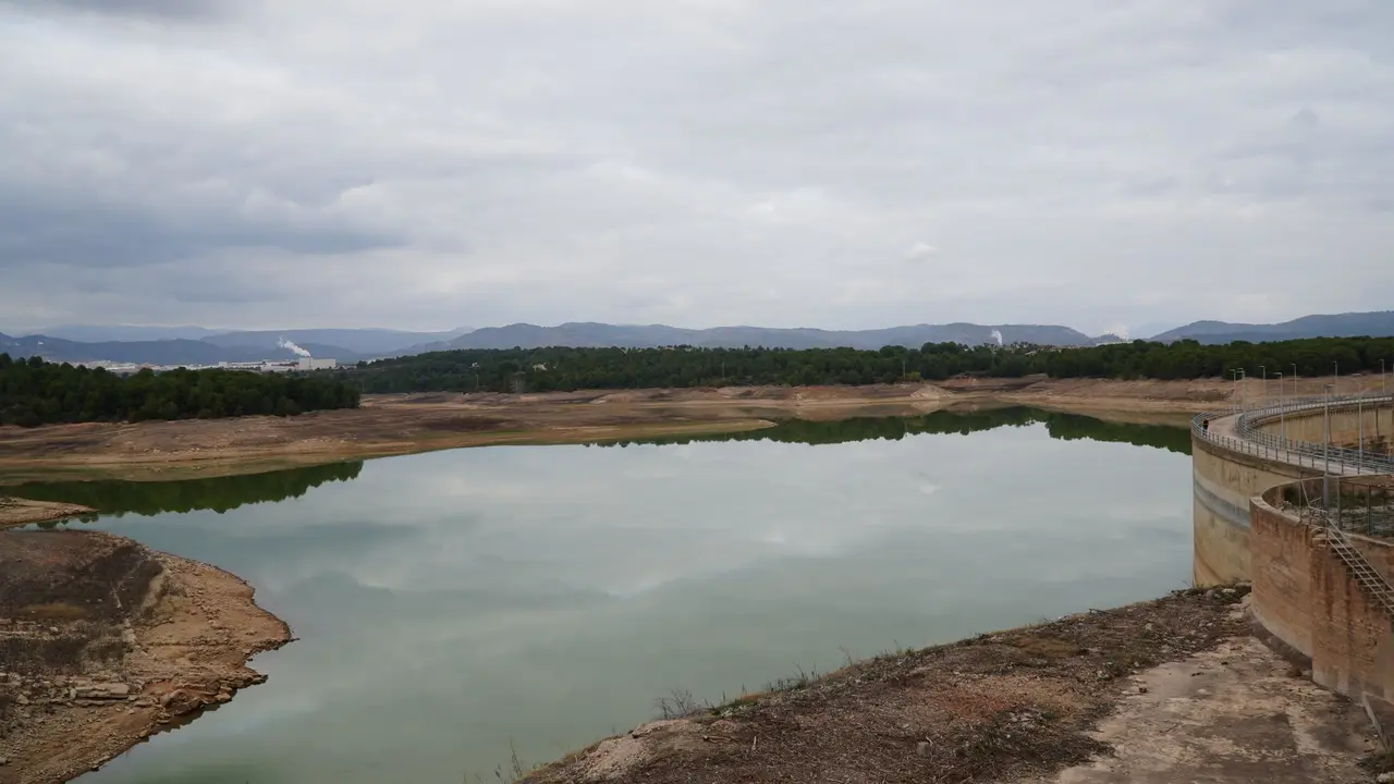 La Confederaci&oacute;n Hidrogr&aacute;fica del J&uacute;car ha reconocido que desagu&oacute; los embalses de la provincia de Valencia. / CHJ