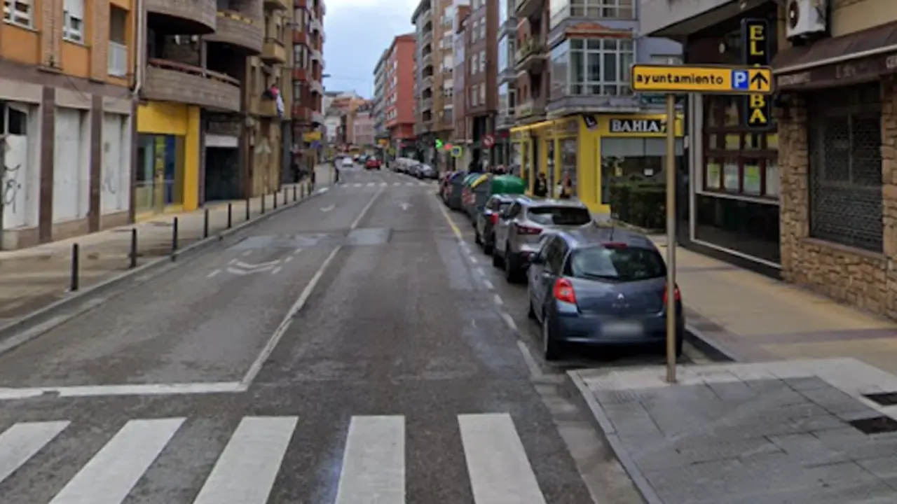 La calle Teodoro Calder&oacute;n de Torrelavega. / A.E