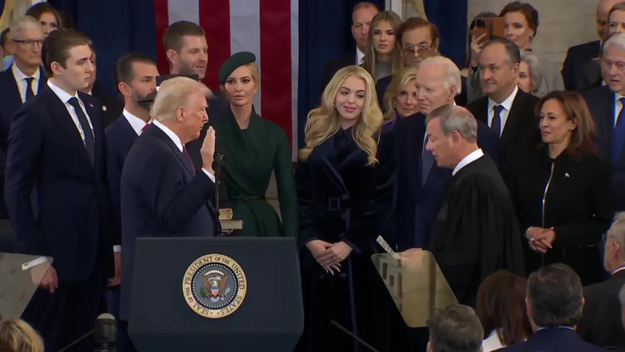Momento de la jura de Trump. / RRSS