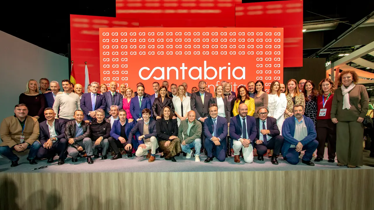 Diferentes autoridades de Cantabria en el D&iacute;a de Cantabria en FITUR 2025. / A.E.