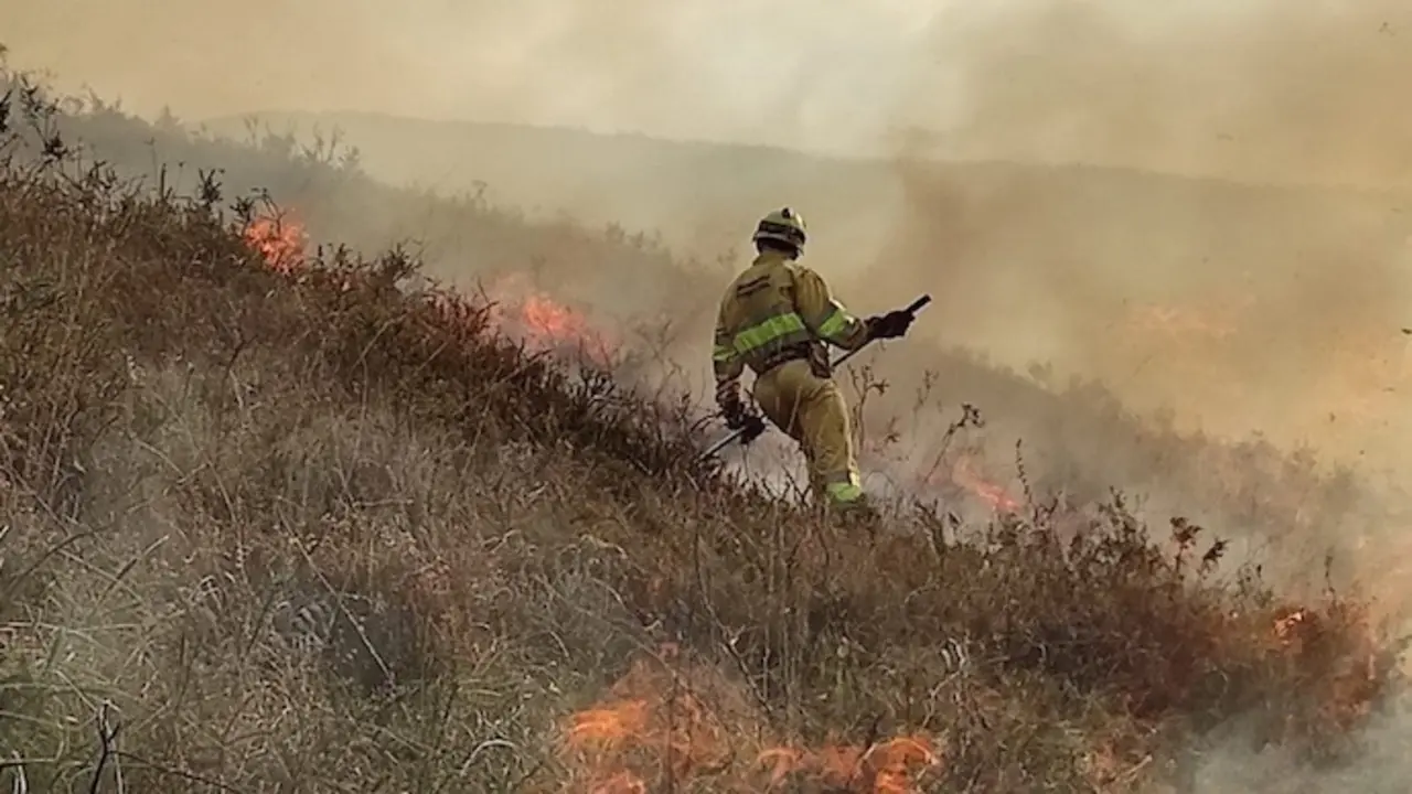Se ha activado el nivel 2 de alerta por riesgo de incendios forestales en las comarcas del Nansa, Cabu&eacute;rniga, Pas y Pisue&ntilde;a. / EP