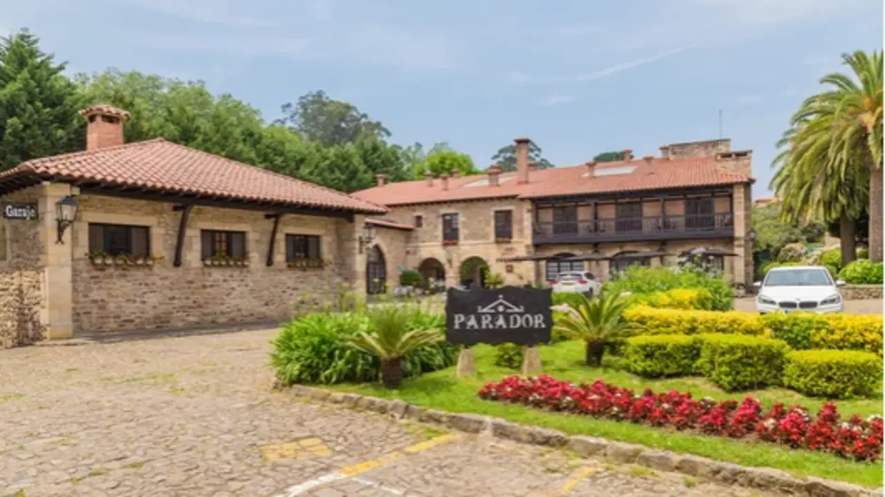 Imagen del exterior del Parador. / A.S.