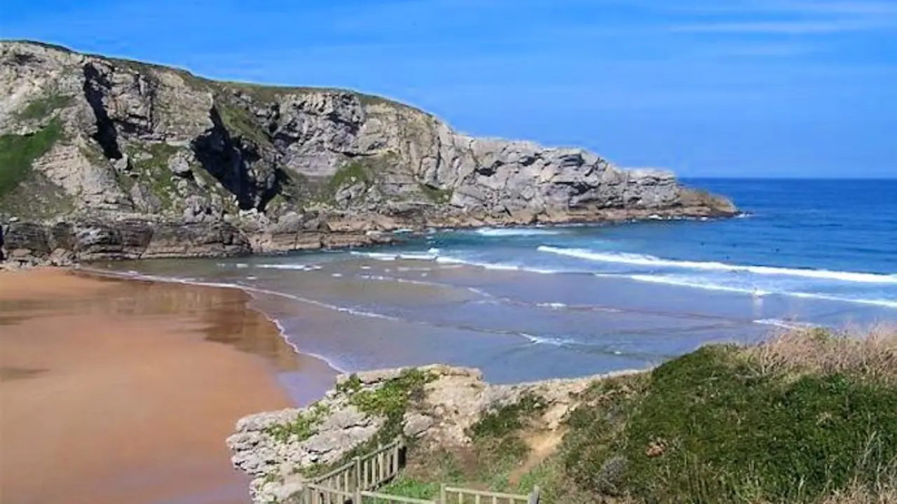 La playa de Antuerta en Cantabria. / T.C