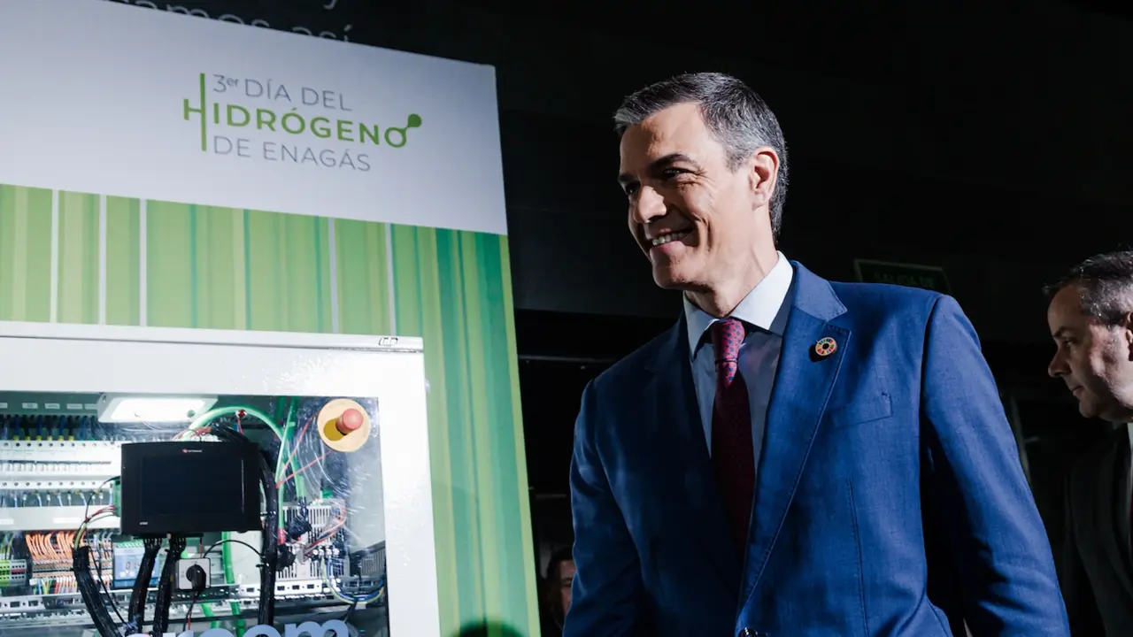 El presidente del Gobierno, Pedro S&aacute;nchez, durante la III edici&oacute;n del D&iacute;a del Hidr&oacute;geno de Enag&aacute;s. / Carlos Luj&aacute;n