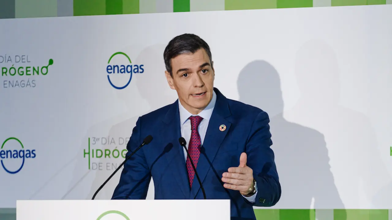 El presidente del Gobierno, Pedro S&aacute;nchez, durante una rueda de prensa. / Carlos Luj&aacute;n