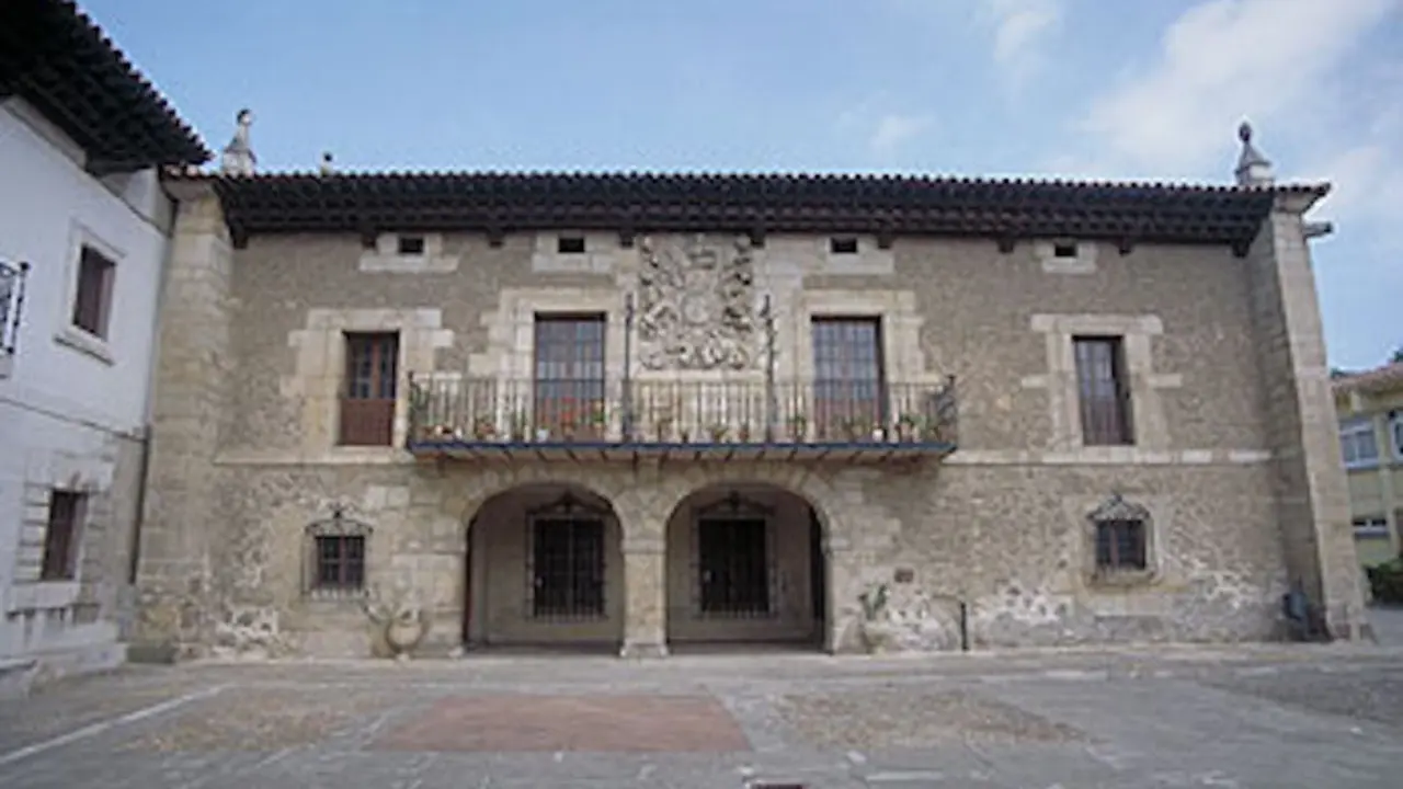 El Palacio del Marqu&eacute;s de Villapuente. / T.C