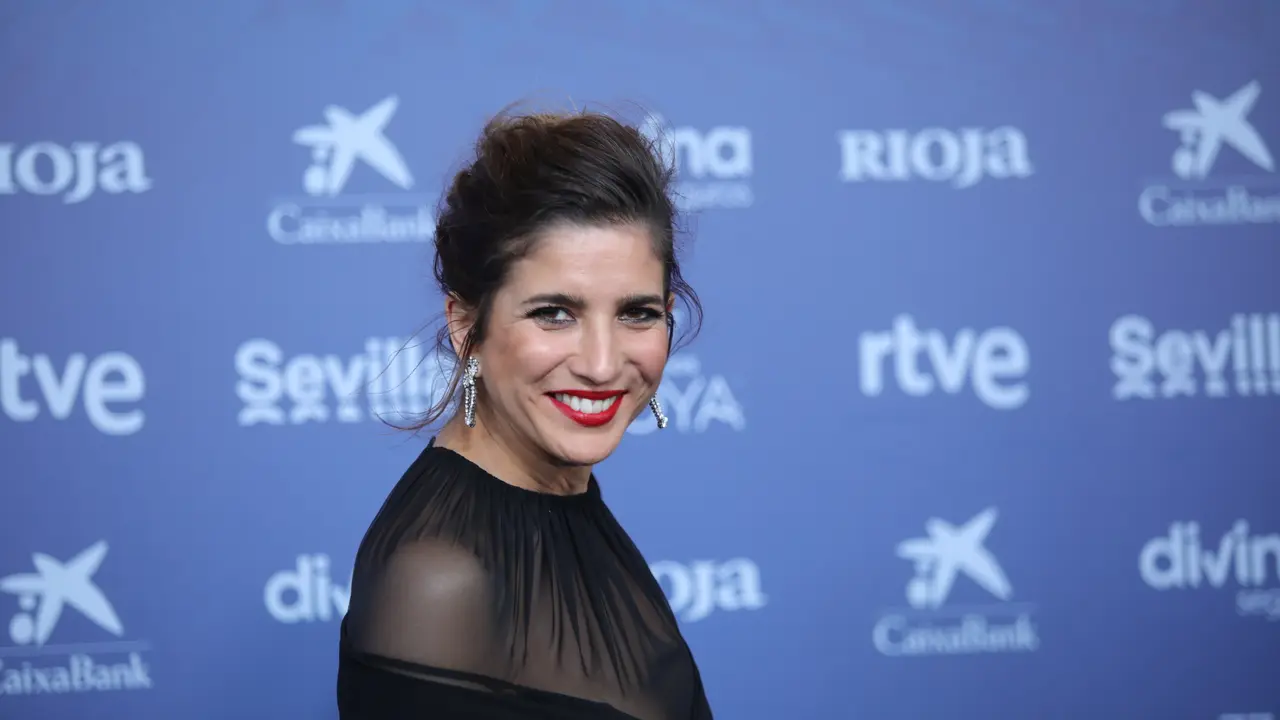 La actriz Luc&iacute;a Jim&eacute;nez posa en la alfombra roja de los Goya. / EP