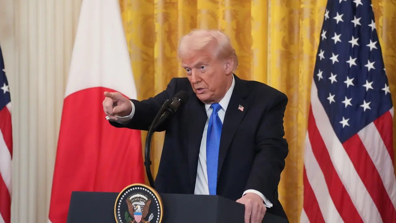 Donald Trump durante la rueda de prensa con el primer ministro japon&eacute;s. / Andrew Leyden