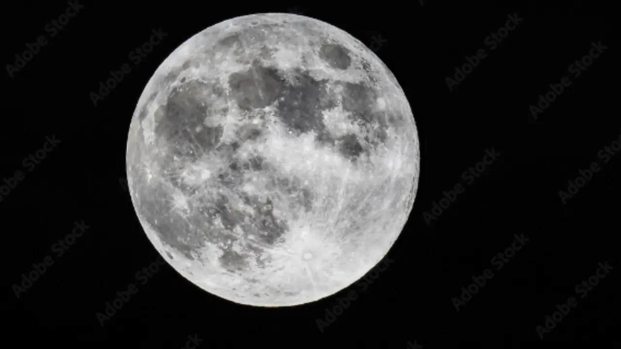 Una luna llena. / A.S.