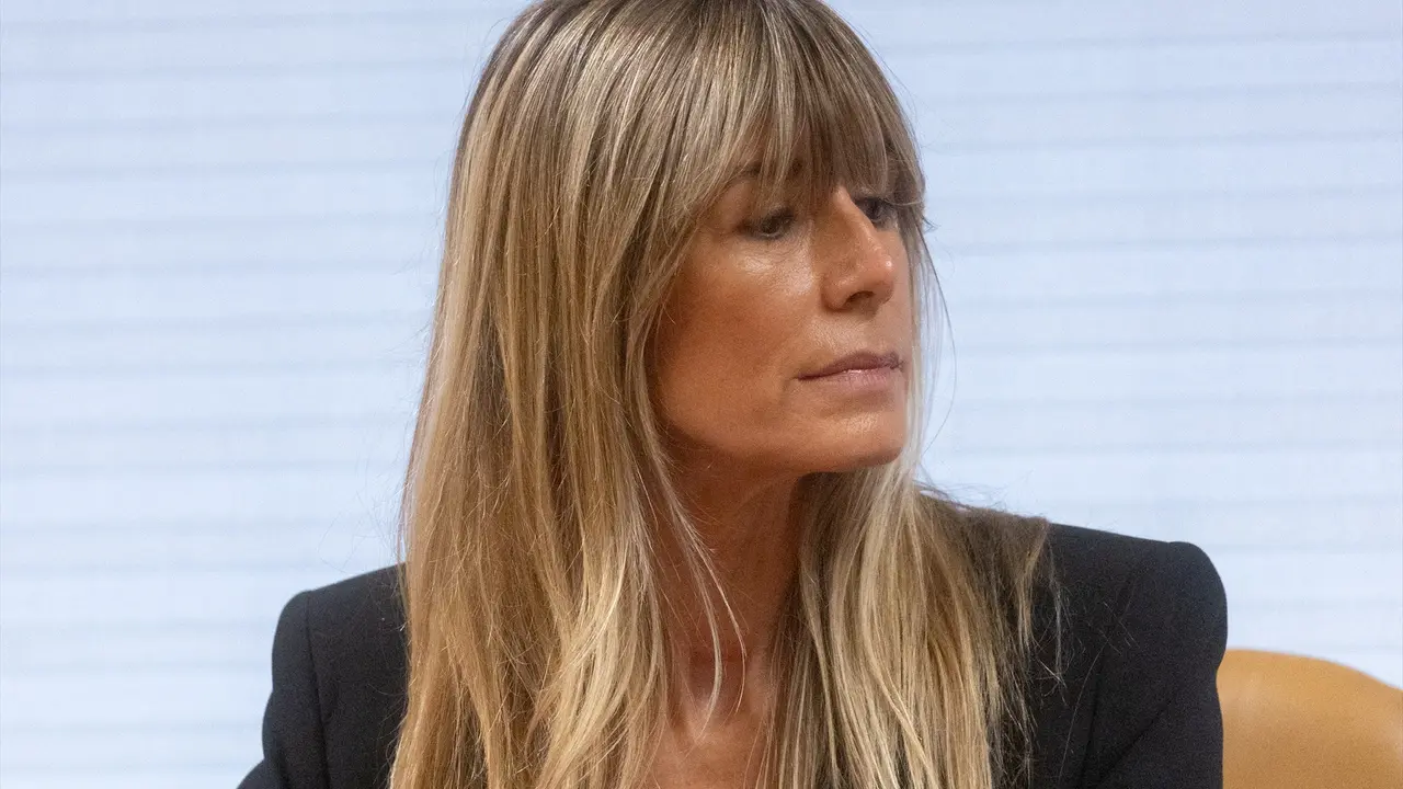 La mujer del presidente del Gobierno, Bego&ntilde;a G&oacute;mez, durante la Comisi&oacute;n de Investigaci&oacute;n. / Eduardo Parra