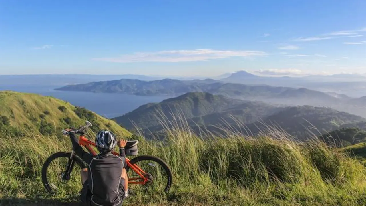 Un ciclista haciendo una ruta. / A.E