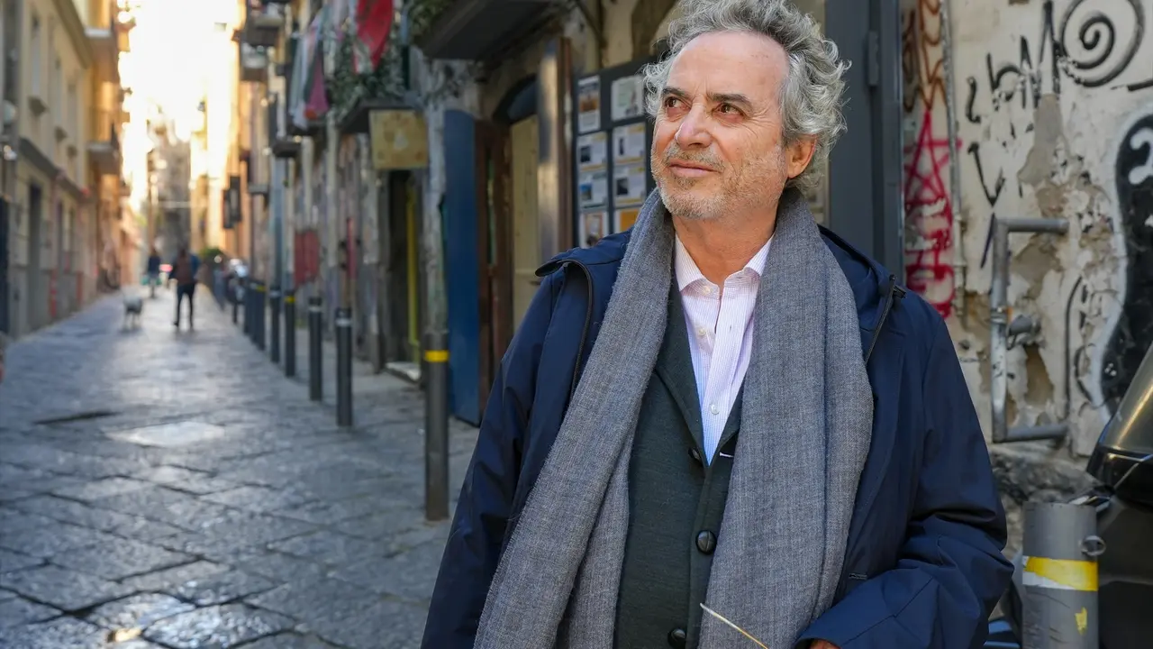 El escritor Ildefonso Falcones, en N&aacute;poles. / MIQUEL OLIV&Eacute;