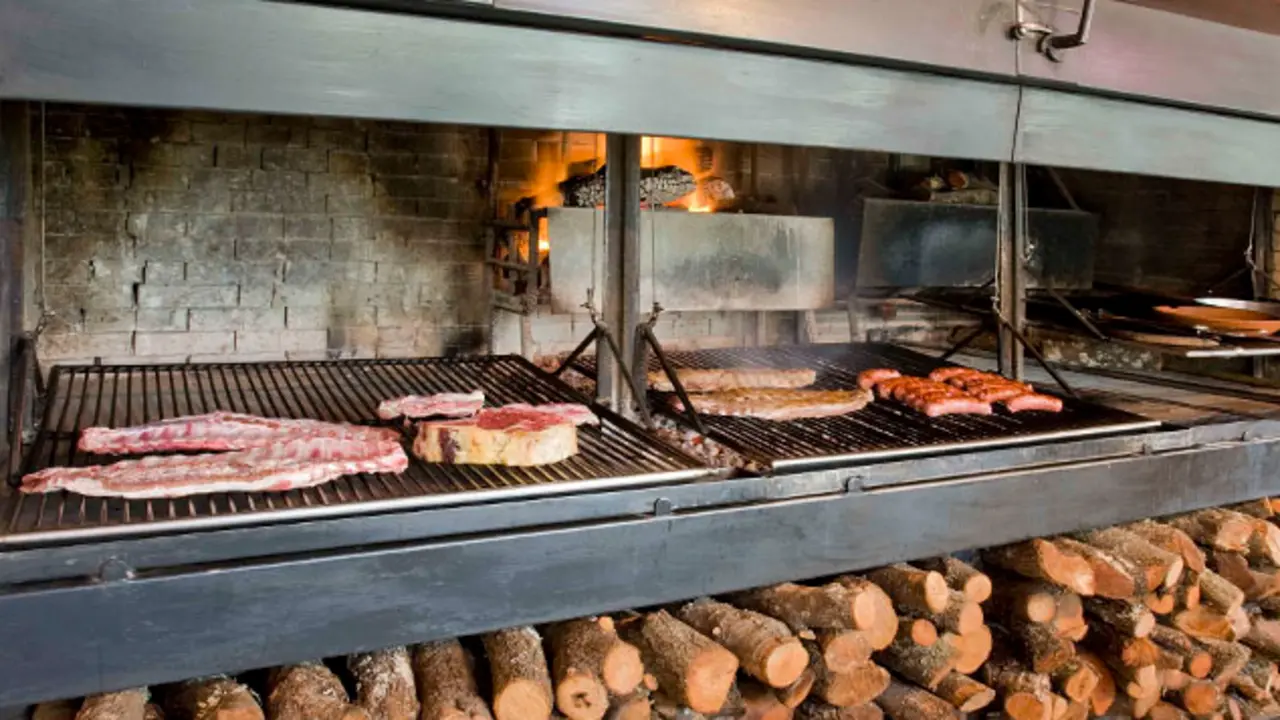 La parrilla del refugio. / El Refugio