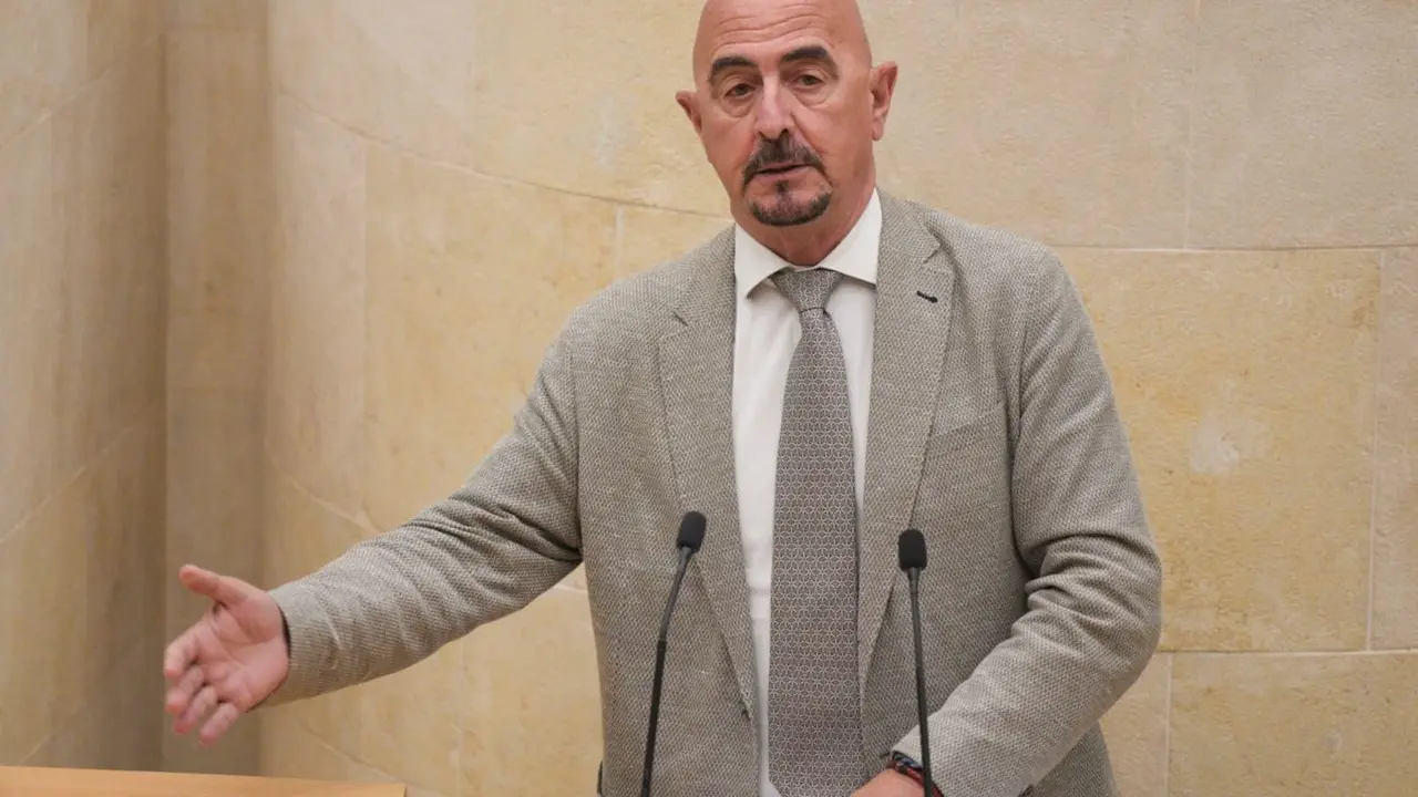 El consejero de Salud del Gobierno de Cantabria, C&eacute;sar Pascual. / AlertA