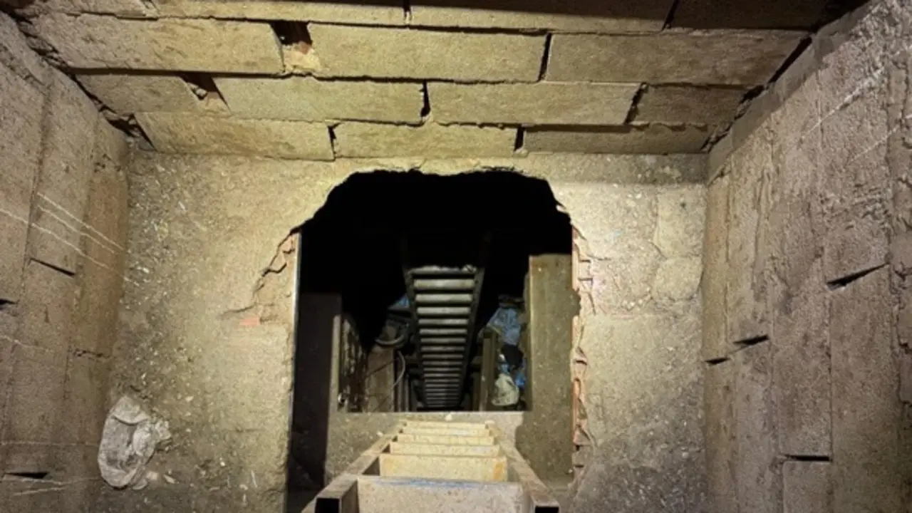 T&uacute;nel hallado por la Guardia Civil. / G.C.