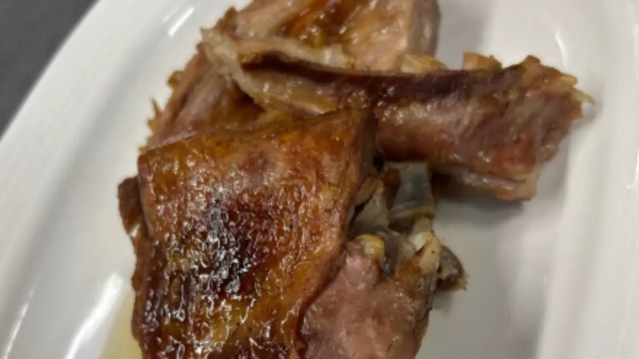 Cabrito asado al horno. / R.V.
