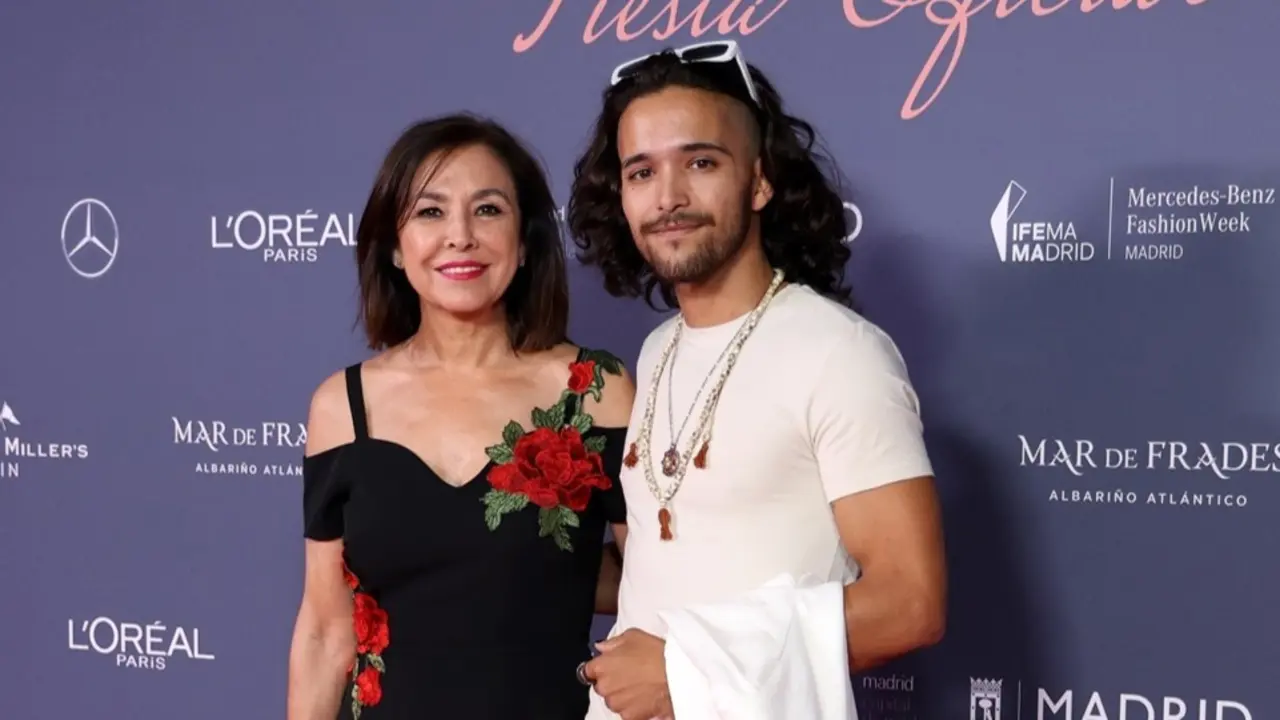 Isabel Gemio y su hijo, Diego Manrique. / Ra&uacute;l Terrel / Archivo
