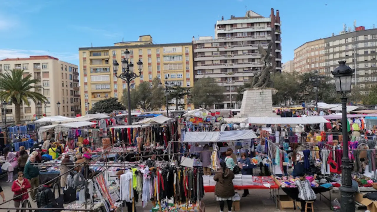 El mercadillo de la Plaza M&eacute;xico. / A.E
