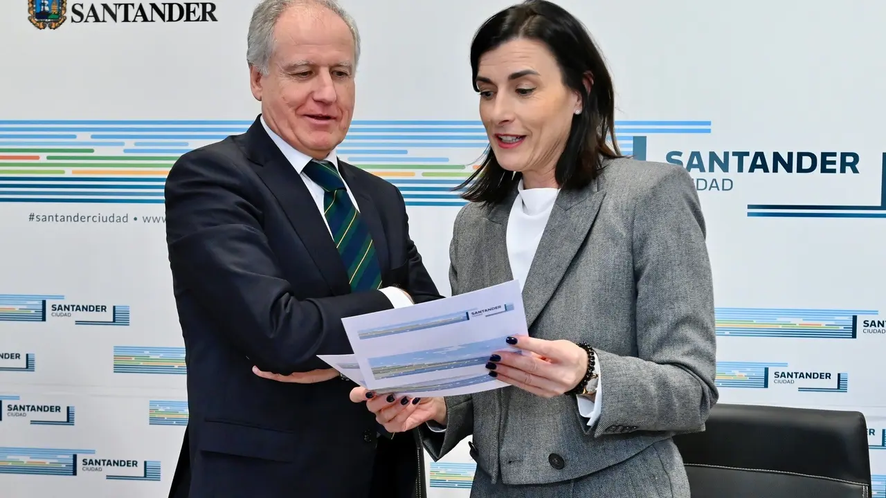La alcaldesa de Santander, Gema Igual, junto a el consejero de Industria, Eduardo Arasti. / A.E.