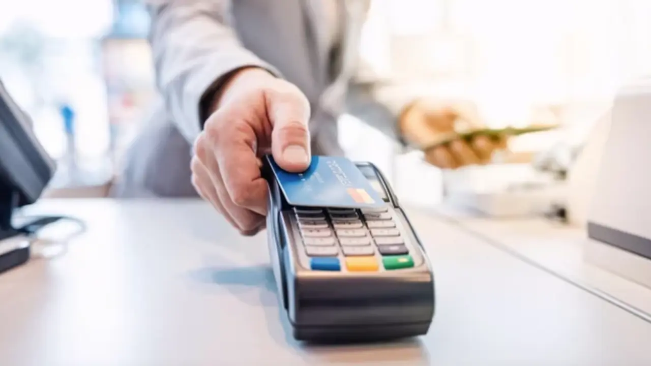 tarjetas de cr&eacute;dito, d&eacute;bito, banco, bancos, entidades financieras, comisi&oacute;n, comisiones, compras, comprar, cajero, consumo, consumir