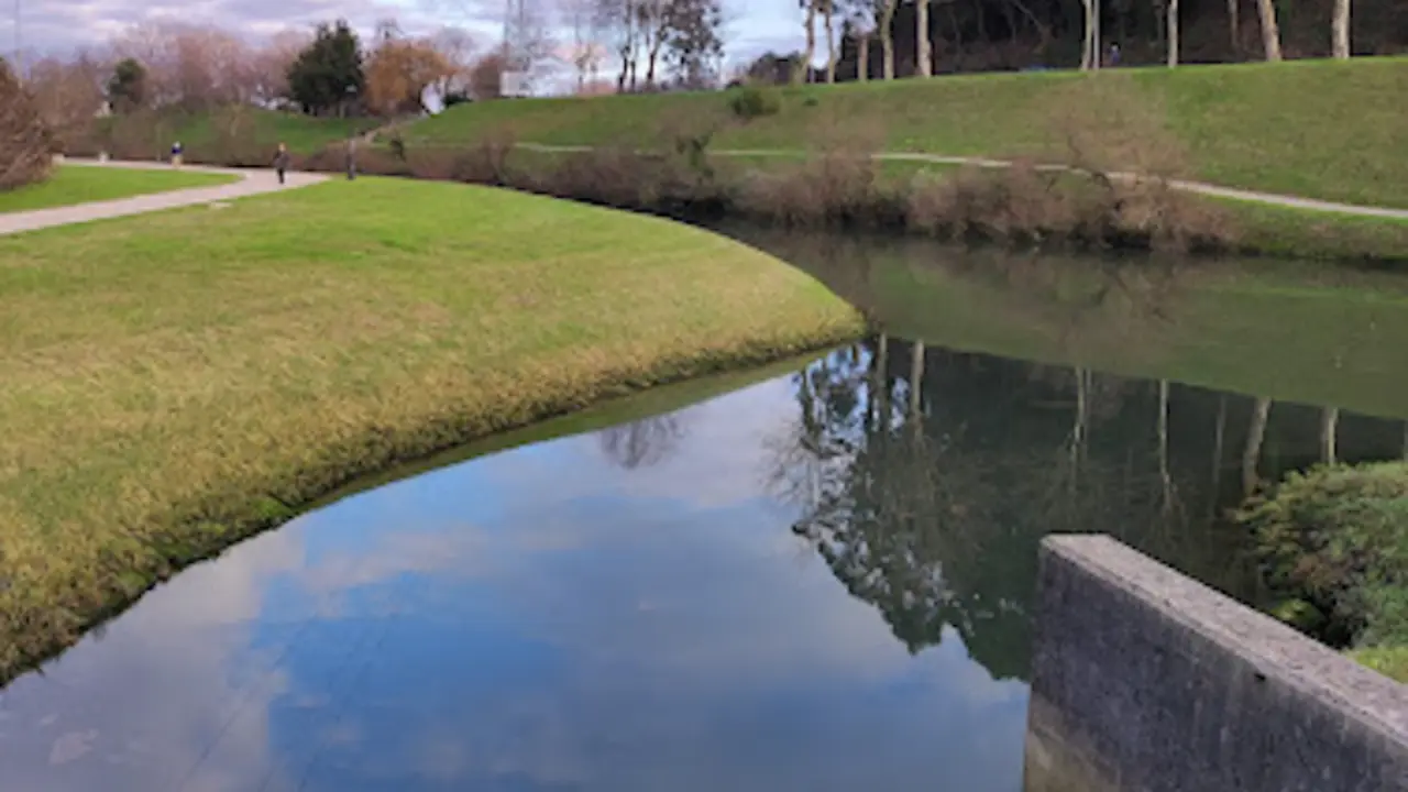 Parque de la R&iacute;a del Carmen. / A.E