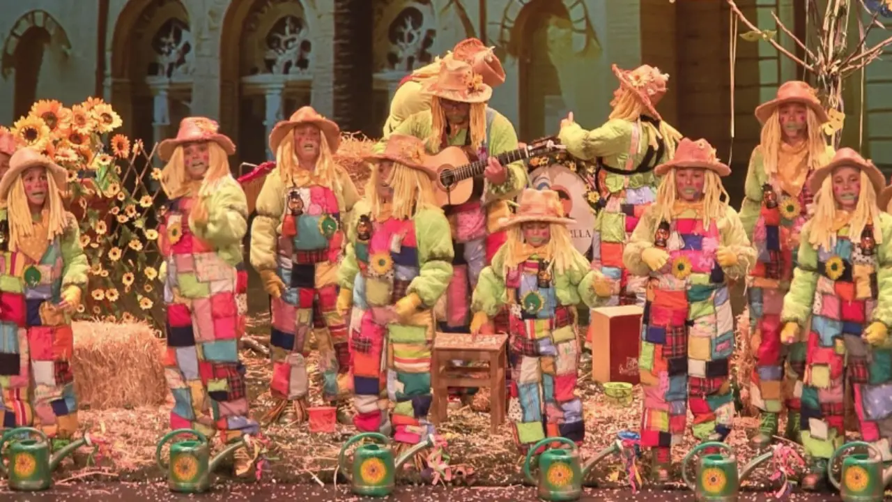 La comparsa infantil 'Los del Huerto'. / X