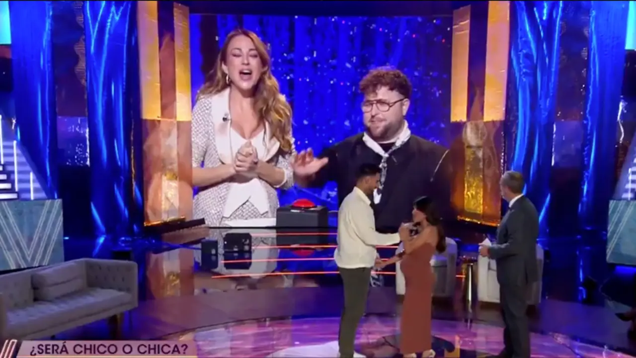Isa y Asraf en el programa De Viernes, antes de conocer el sexo del beb&eacute;. / Mediaset