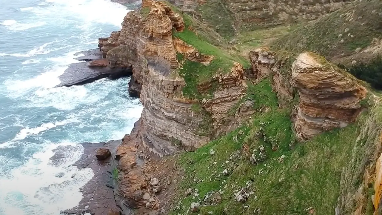 Vista a&eacute;rea de una de las maravillas naturales de Cantabria. / YT