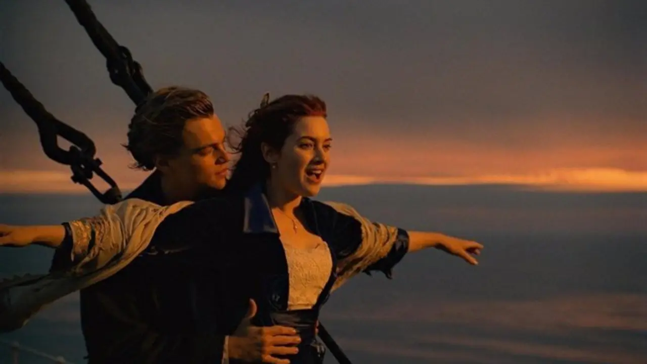 Kate Winslet como Rose y Leonardo DiCaprio como Jack durante una escena. / EP