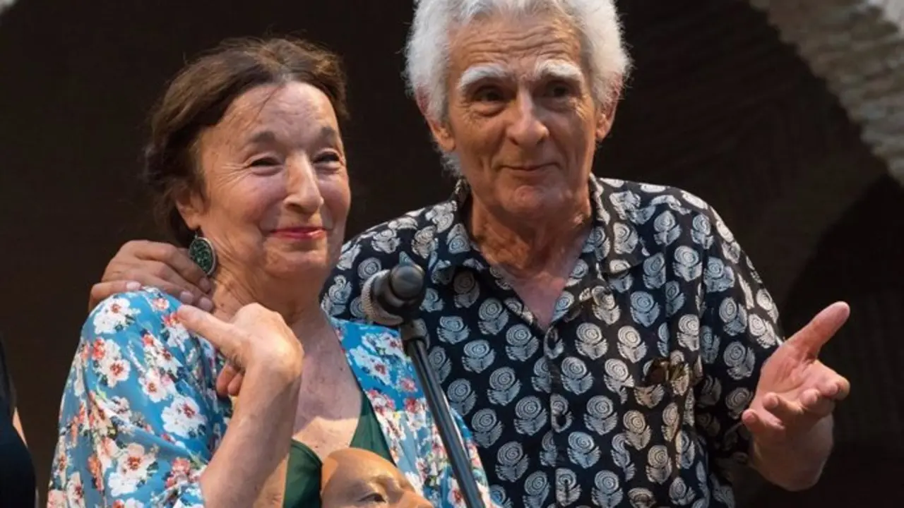 Petra Mart&iacute;nez junto a su marido Juan Margallo. / Jordi Rosell