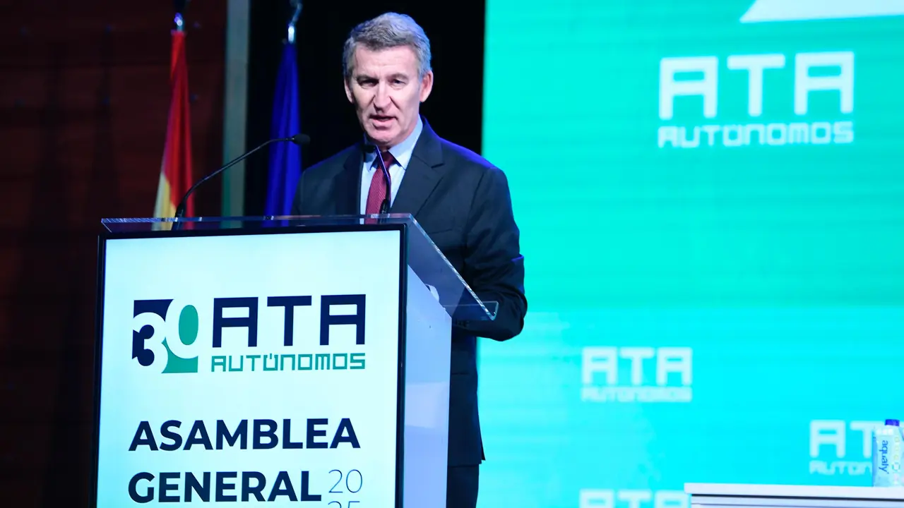 Feij&oacute;o durante su intervenci&oacute;n en la Asamblea General Extraordinaria. / Aut&oacute;nomos ATA