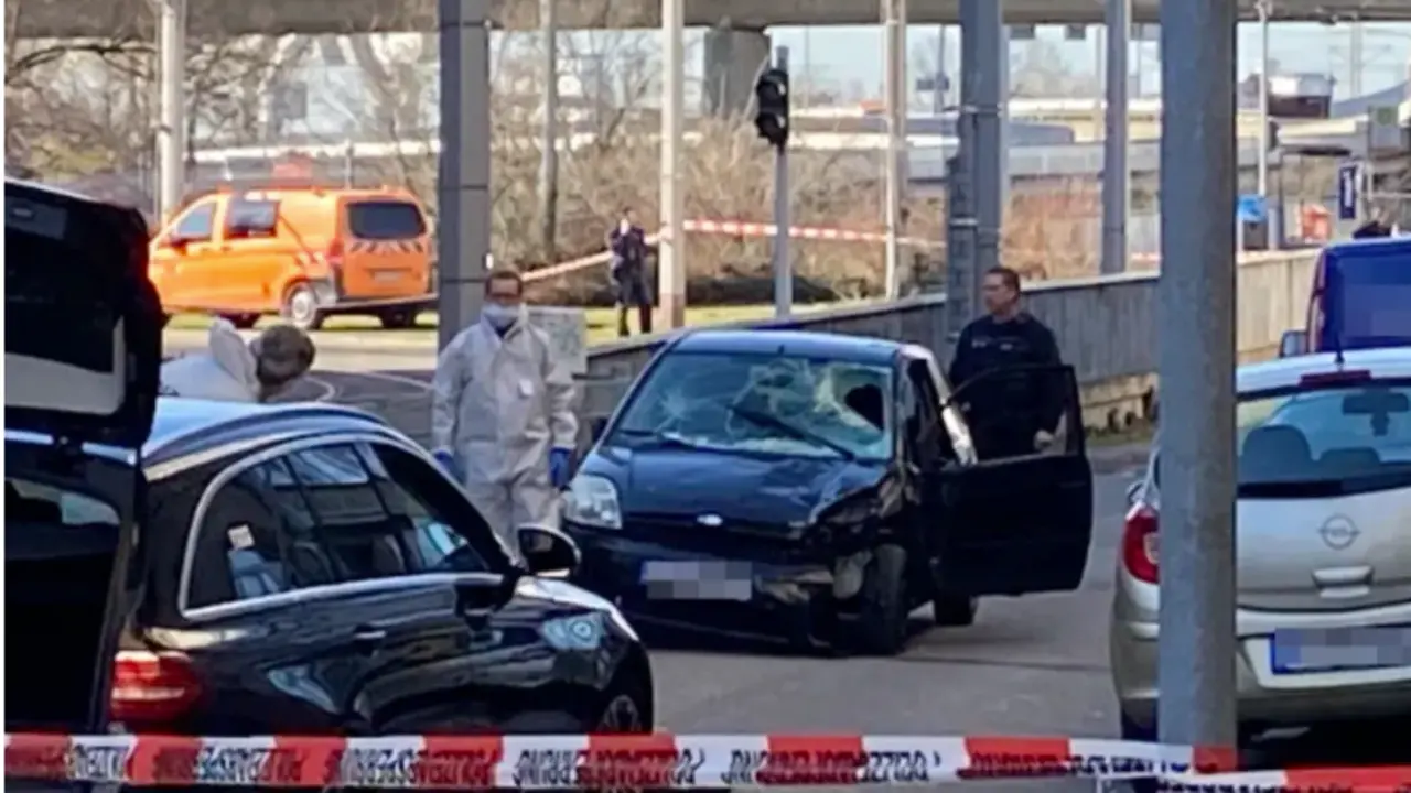 La polic&iacute;a ha incautado el presunto coche que el lunes atraves&oacute; el centro de la ciudad de Mannheim y embisti&oacute; a una multitud.