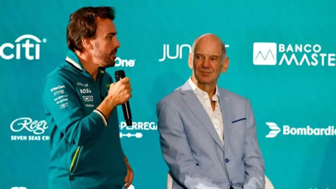Adr&iacute;an Newey y Fernando Alonso, de la escuder&iacute;a de F1 Aston Martin. / x