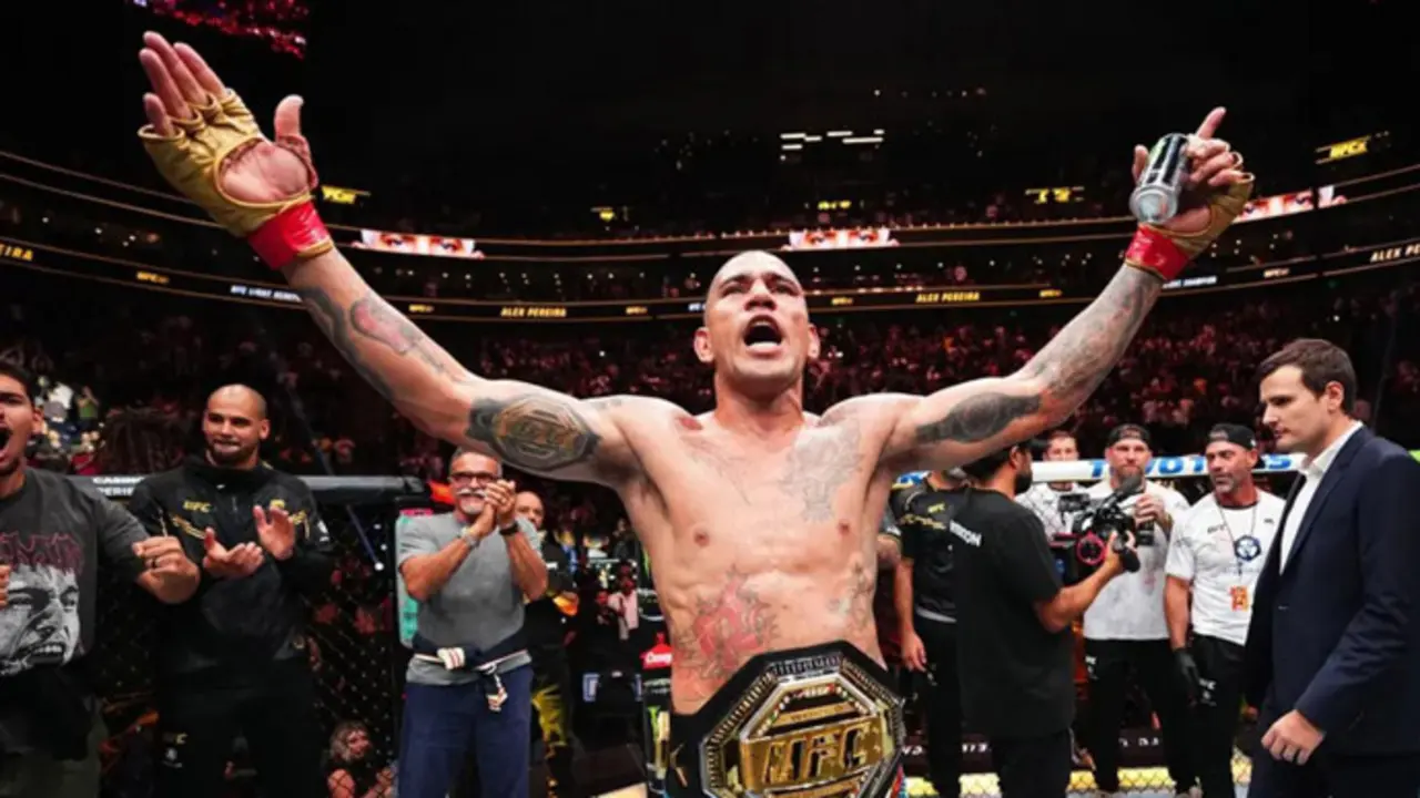 El luchador de UFC, &Aacute;lex Pereira, en el cuadril&aacute;tero. / x