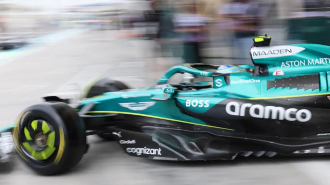 El piloto asturiano en el nuevo AMR25 de Aston Martin. / x