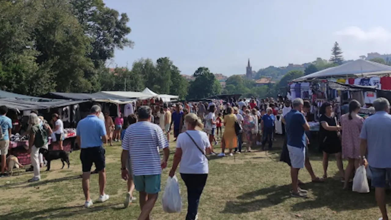 El mercadillo de Comillas. / A.E