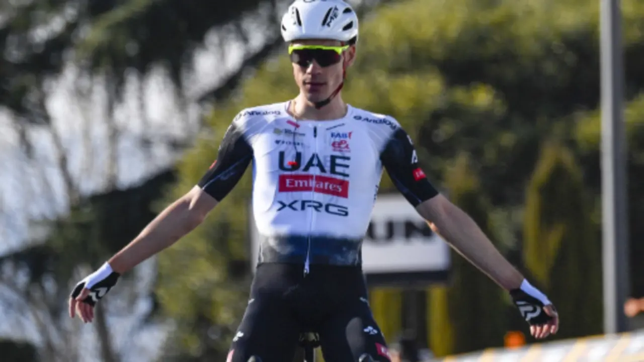 El ciclista espa&ntilde;ol, Juan Ayuso. / UAE EMIRATES TEAM