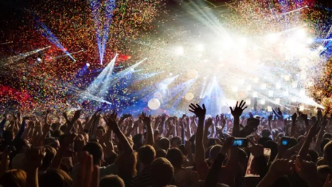 Varias personas disfrutan de un concierto. / A.S.