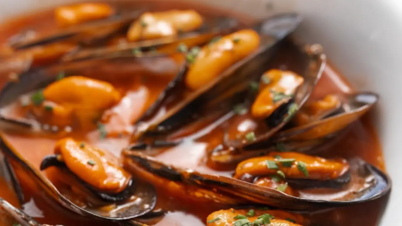 Mejillones, uno de los platos aclamados de La Fragua. / IG