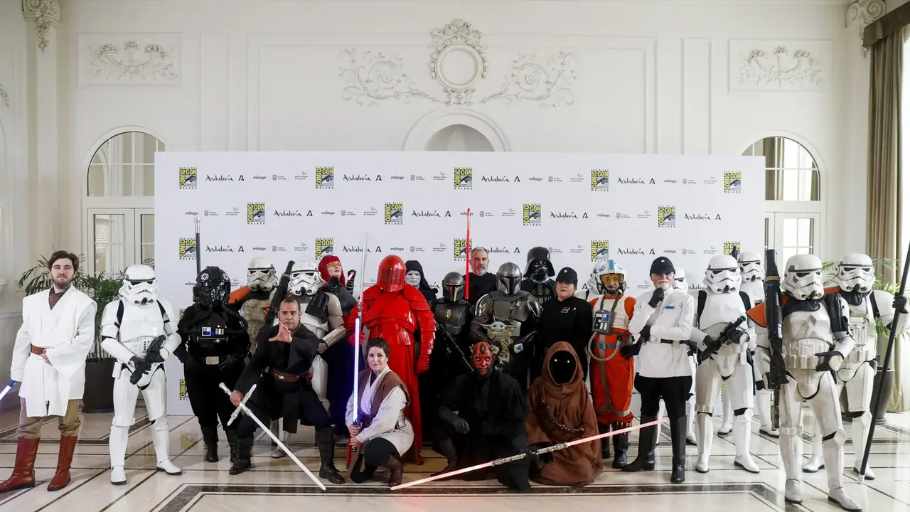 Personas disfrazadas de personajes de la Star Wars en la presentaci&oacute;n de la San Diego Comic-Con en M&aacute;laga. / &Aacute;lex Zea