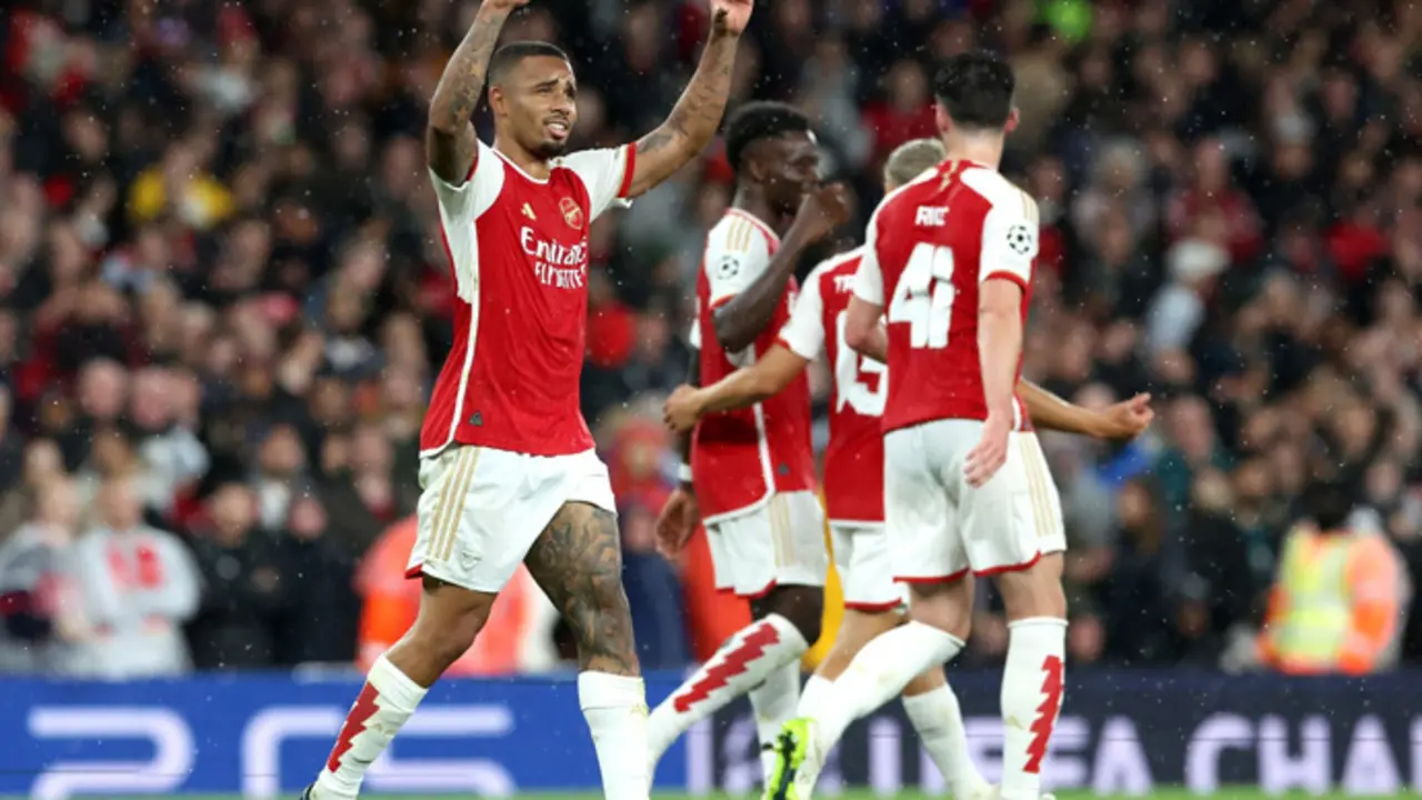 El Arsenal celebra un gol frente al Lens, en un partido de champions. / x