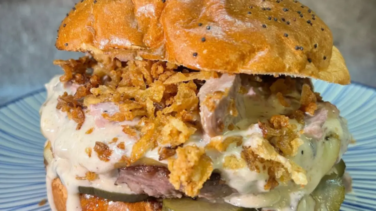 Una de las hamburguesas del establecimiento. / IG
