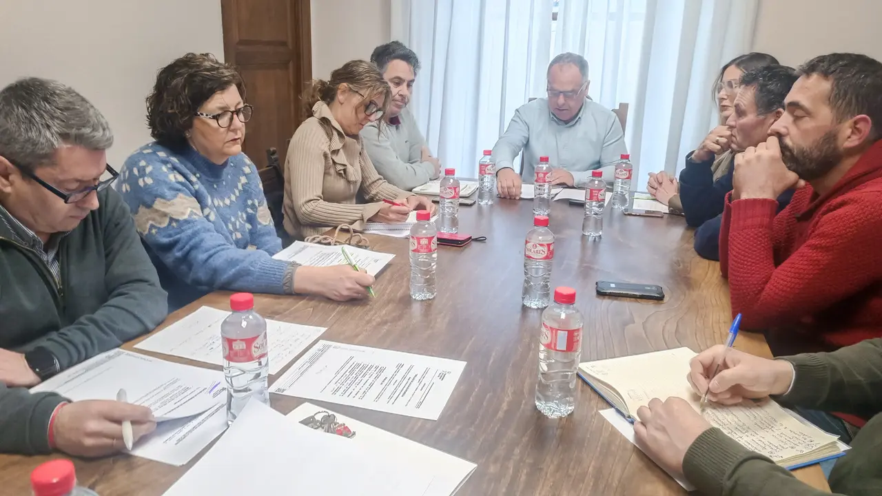 Los concejales de la Corporaci&oacute;n de Cabez&oacute;n de la Sal. / A. Del Saja